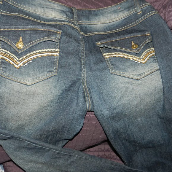 Mudd Hipster Denium Jeans Medium Bell bottom Womens size 17 - Picture 6 of 8